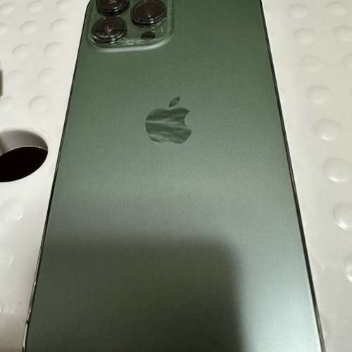 99%新iPhone 13 Pro Max 松嶺綠色 256GB 原裝三腳頭 長充電線 及 Fender AE1 3.5 靚...