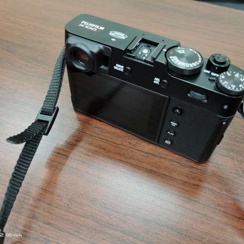 Fujifilm X100V