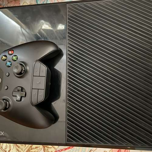 Xbox One + 手掣 +立體聲耳機配接器 + Games