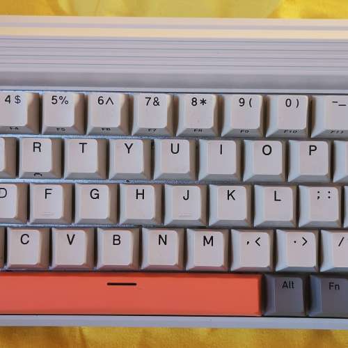 Durgod杜伽 FUSION復古鍵盤三模cherry 茶轴68键 keyboard
