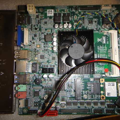 ITX Intel Broadwell-U 的嵌入式主板 內建CPU i7-5500U 2.4Ghz (Window 10Pro數位...