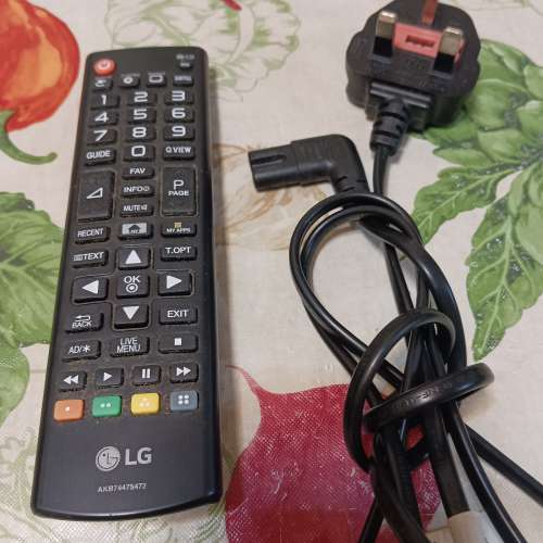 黑色，LG 电视搖控 AKB74475472，电视电源線，搖控不包电池。送有問題LG 43寸4k电视。