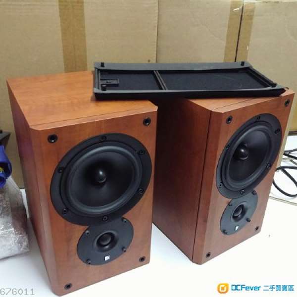 KEF  Cresta 10書架喇叭90%新