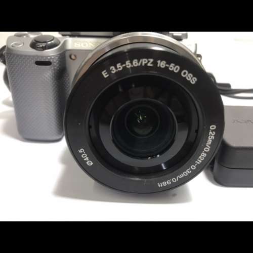 Sony 一NEX 5T單反相機十閃光燈十64GB卡