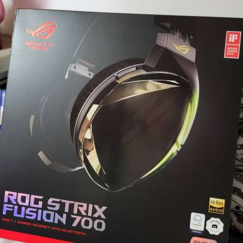 ASUS ROG Strix Fusion 700  Gaming 耳機