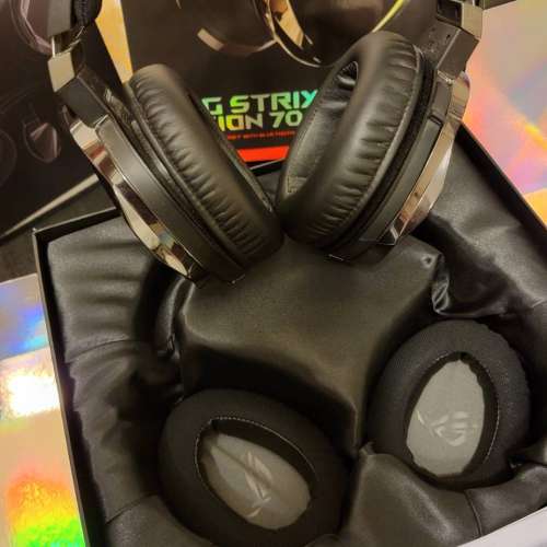ASUS ROG Strix Fusion 700  Gaming 耳機