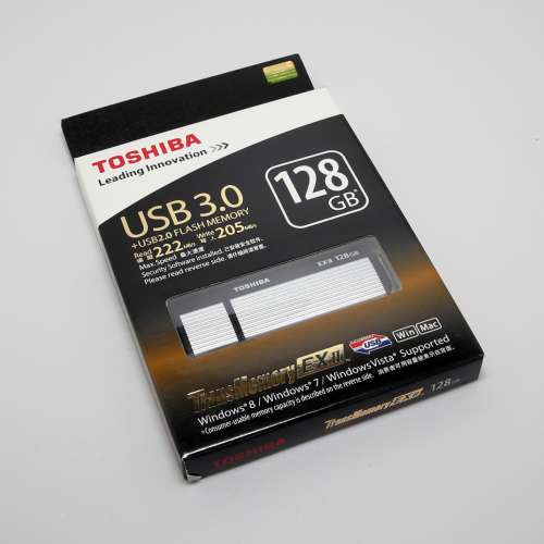 Toshiba Osumi TransMemory-EX II 128GB THNV128OSUSIL(8 USB 3.0 (Silver)