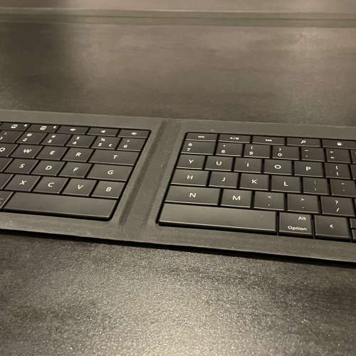 Microsoft Universal Foldable Keyboard for iPad, iPhone, Android devices, and Win
