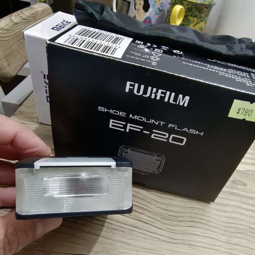 FujiFilm EF-20