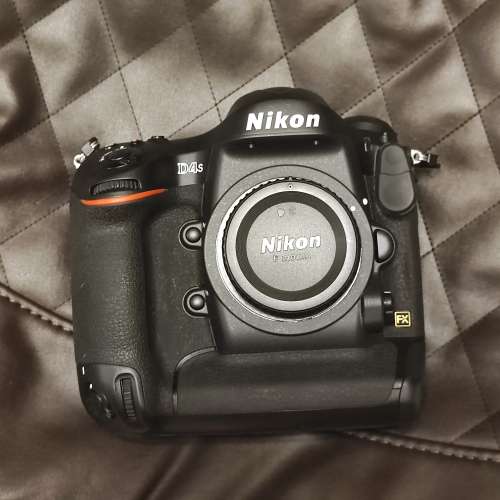 Nikon D4s