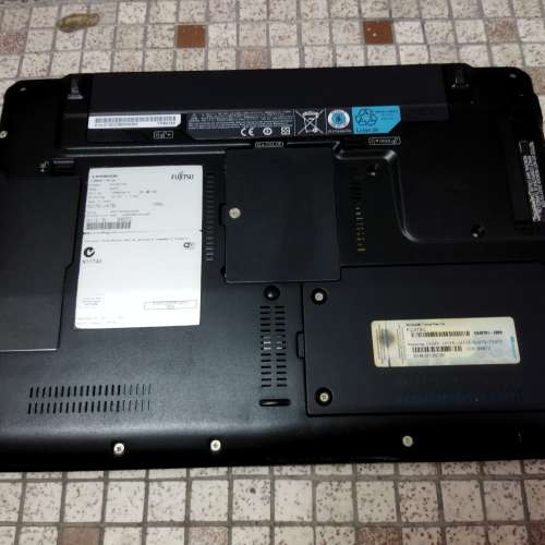出售二手 Fujitsu SH572 Intel core i5 notebook