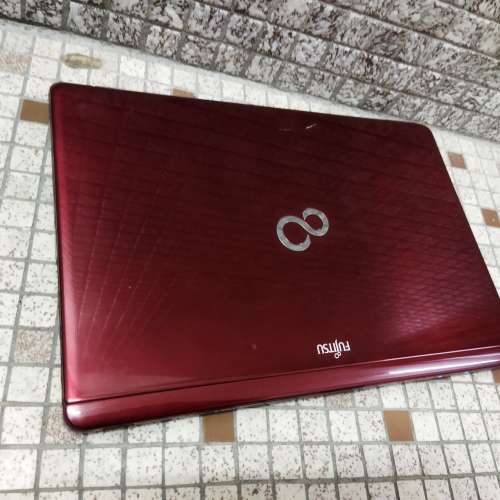 出售二手 Fujitsu SH572 Intel core i5 notebook