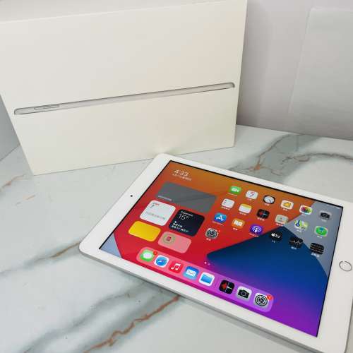 有盒全套iPad 6 | 128GB | 9.7” | WiFi | w/ Box, Charger, USB