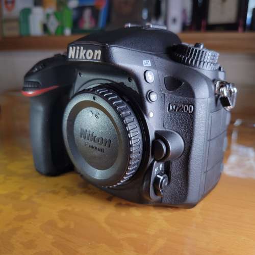 Nikon d7200 + 18-140mm f3.5-5.6