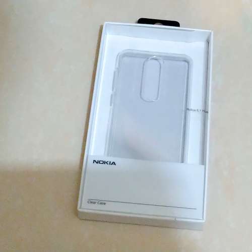 全新未用 Nokia 6.1 Plus 專用原廠硬質料背蓋式手機保護套