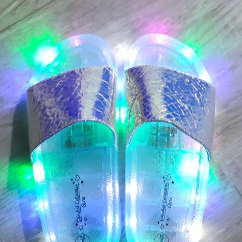 會閃燈的小朋友拖鞋Sandals Flashing lights