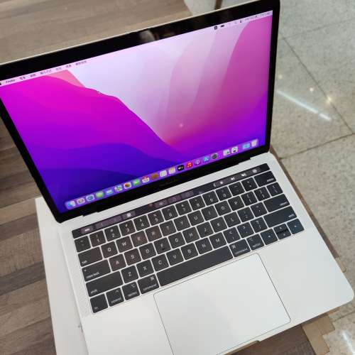 13吋 MacBook pro 2018 touch bar i5/8g/512g 有盒有火牛