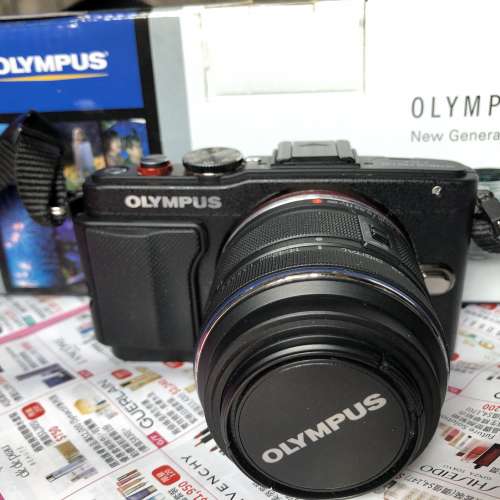 有盒 Olympus OM-D E-PL6 連14-42mm kit 鏡。90% 新以上。冇花冇撞，很少使用痕跡。