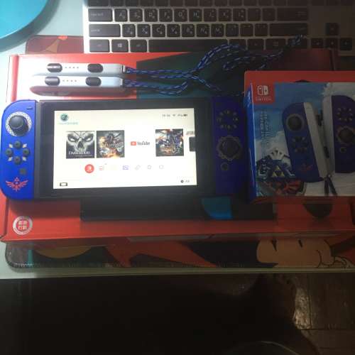 Nintendo Switch 大電版主機 + 薩爾達傳說禦天之劍 joycon