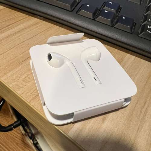 Apple 配備Lightning 接頭EarPods (全新)
