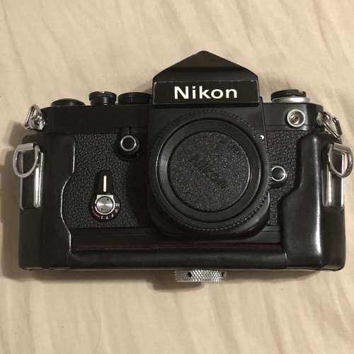 Nikon F2黑尖頂機身（連皮套）