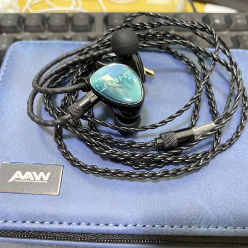 Aaw a3h+ universal fit 9成新- 二手或全新Earphones, 影音產品