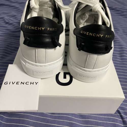 Givenchy urban street leather sneaker