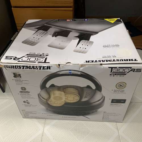 THRUSTMASTER  T300RS賽車遊軚盤連脚踏制