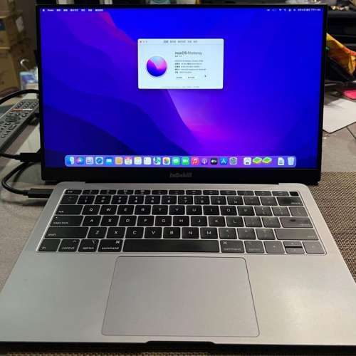 90% New MacBook AIR 2018 i5 8GB ram 256 SSD (跌爆左Mon , 只有主機）