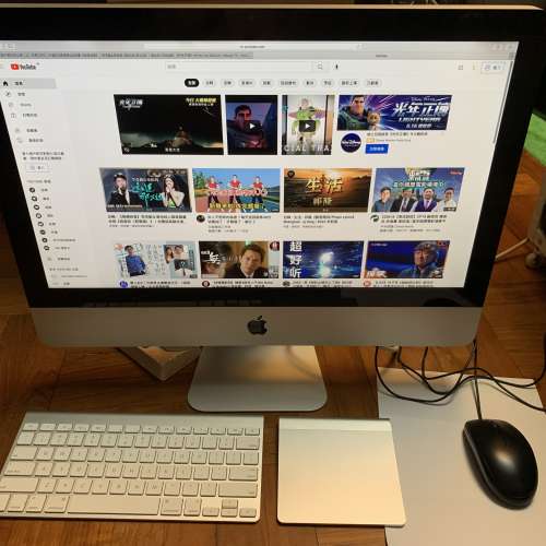 iMac Mid 2011 21.5 inches i5 Quad Core 2.5 GHz 4GB Ram 500GB HD