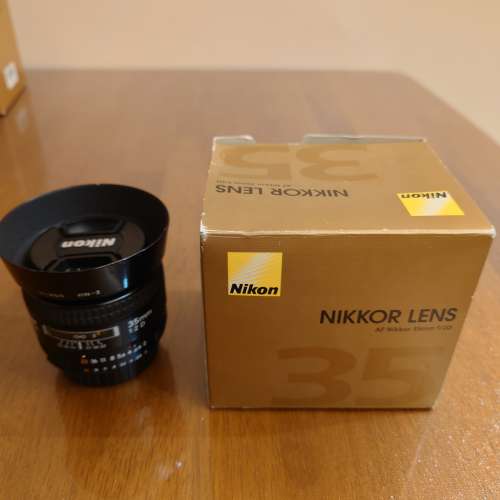 Nikon AF 35mm 2.0D lens
