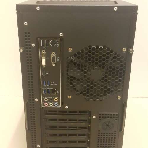 i5 - 4460 CPU 8GB RAM 240GB SSD固態 + 1T大容量硬碟電腦，非常適合做功課，文書處...