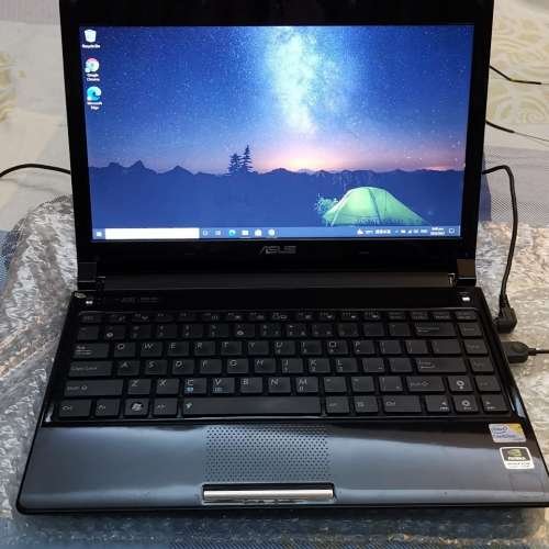 ASUS laptop 13.3寸 inch 8GB Ram 256GB m.2 SSD Intel 2核CPU