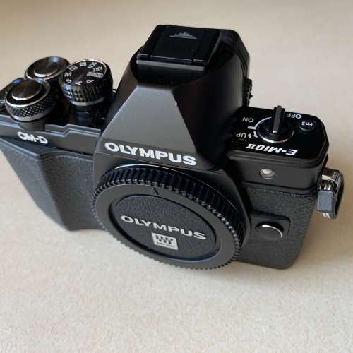 Olympus OMD-EM10 Mark II 連直倒