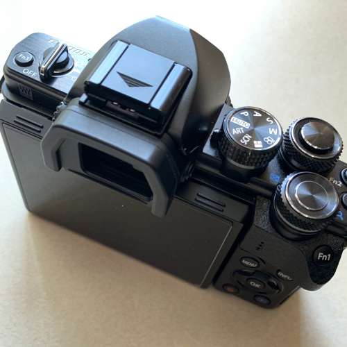 Olympus OMD-EM10 Mark II 連直倒