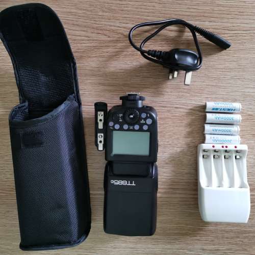 Canon 5D + 鏡頭2 + 閃光燈