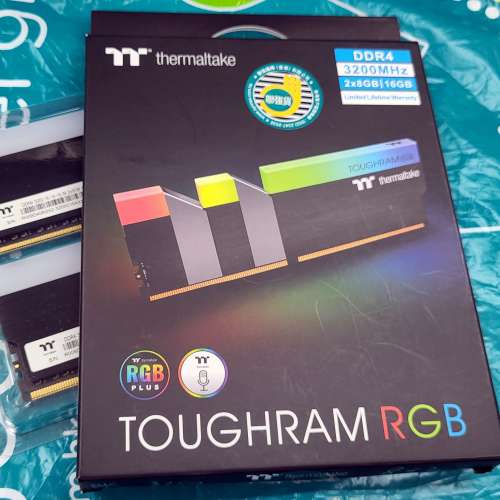 Thermaltake TOUGHRAM RGB DDR4 3200MHz 16GB Kit (2x8GB) 黑色鋁合金散熱片