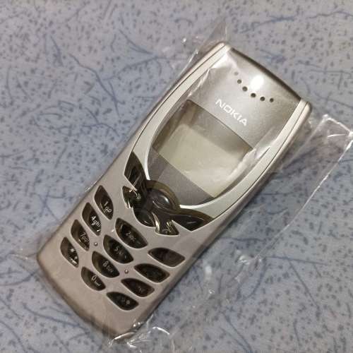 未用未裝過經典型號Nokia 8250手機殼