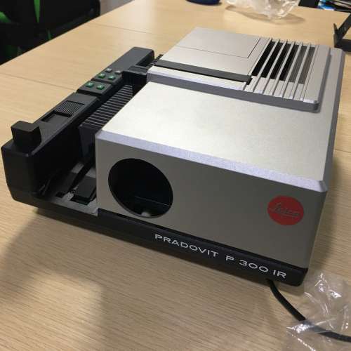 Leica Pradovit P300 IR 幻燈機 with Super-Colorplan-P2 90mm 2.5