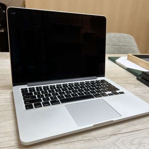 二手MacBook Pro 13" 2015 256SSD 8GB RAM