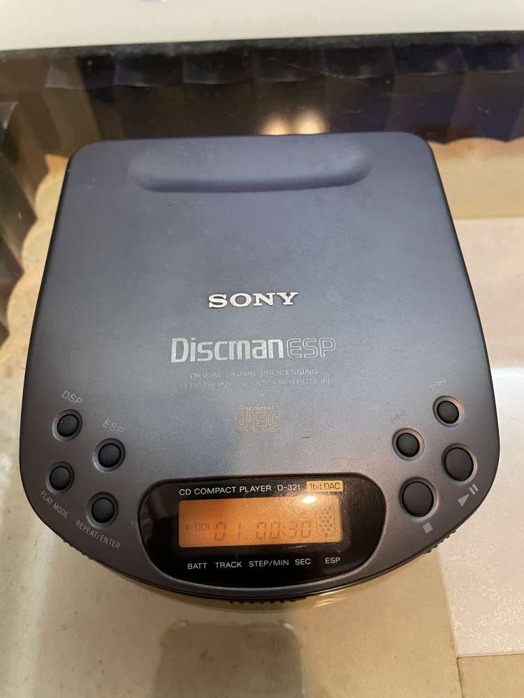 柔らかい レトロ商品 SONY Discman D-321 ブラック | asociatiahaero.ro