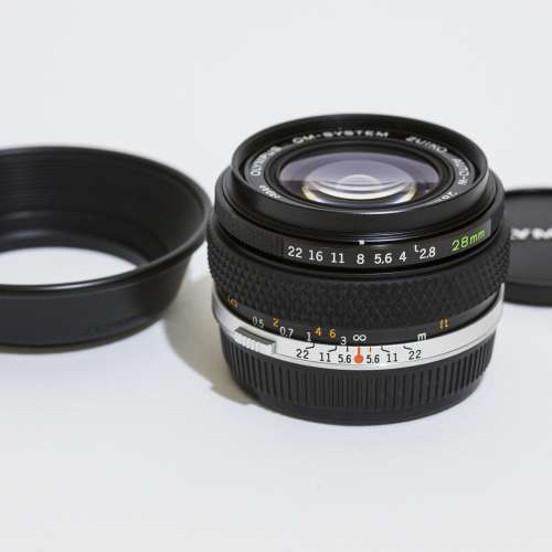 Olympus OM 28mm f2.8 後期多層加膜版,原廠hood,前後cap,加接環Canon ef~rf,Sony e...