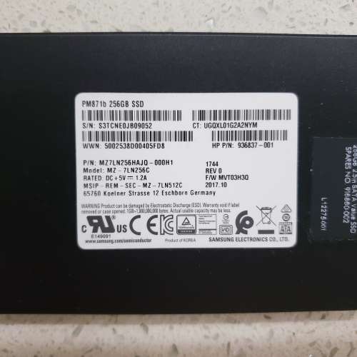 Samsung PM871b 256gb SSD x1/ Kingston SA400s37 240gb SSD x1