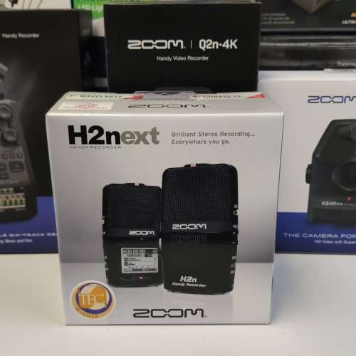 Zoom H2n 2-Input / 4-Track Portable Handy Recorder with Onboard 5-Mic