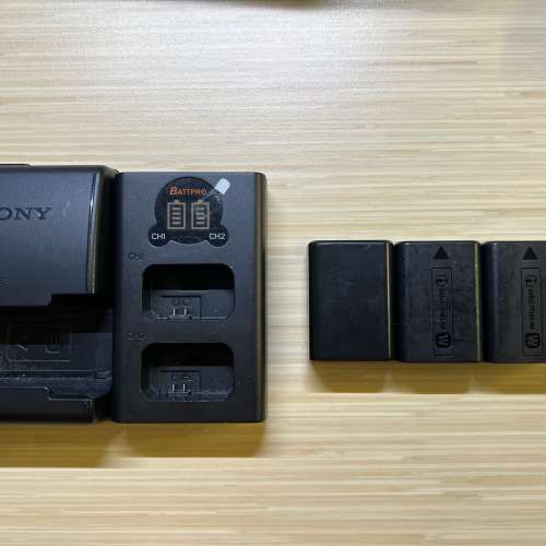 九成新Sony ZV-E10 Kit, 3粒電池, NP-FW50充電器 有單有盒有保用