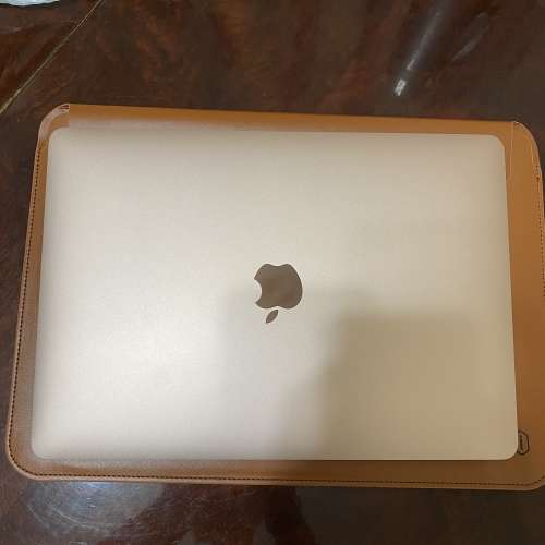 放售99.9%新 MacBook Air M1 256GB 金色