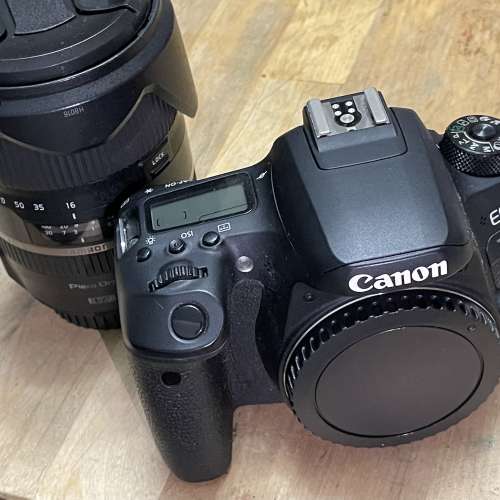 Canon EOS 77D & Tamron 16-300mm