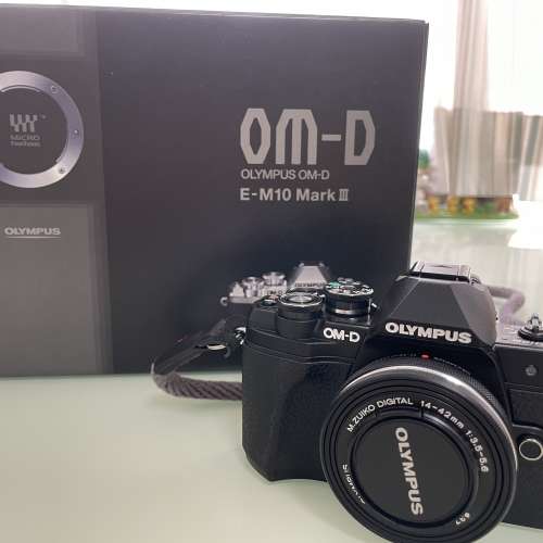 Olympus EM 10 mark III 連 14-42mm lens kit