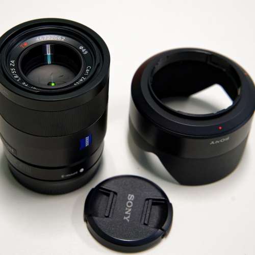 Sony Sonnar T* FE 55mm f/1.8 ZA Lens (SEL55f18z, For A7 series)