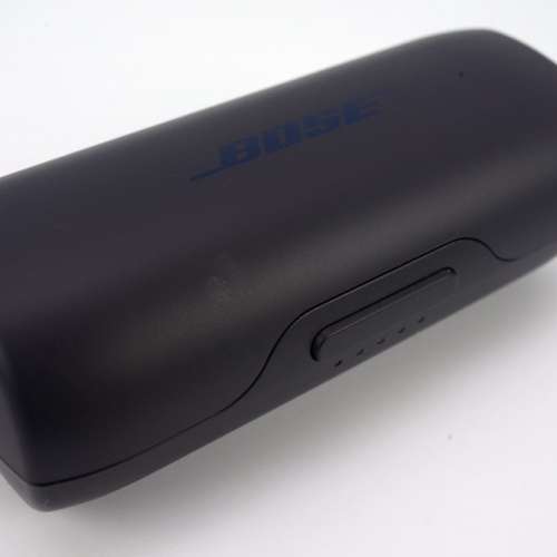 Bose SoundSport Free 充電盒